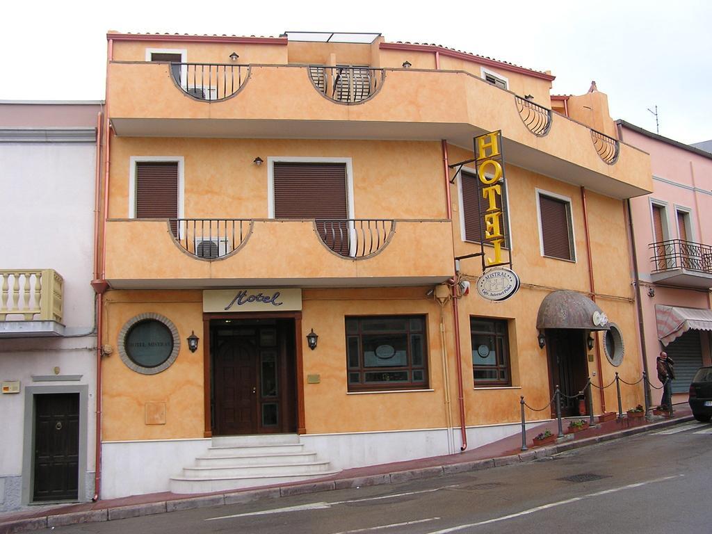 Hotel Mistral Portoscuso Dış mekan fotoğraf